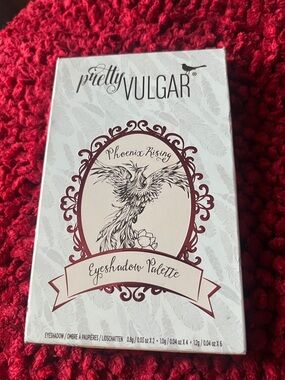 Pretty Vulgar Eyeshadow Palette - White & Burgundy